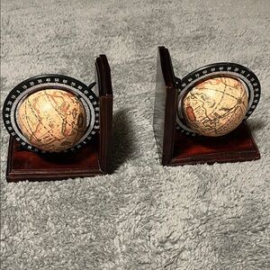 Vintage-Style Brown Globe Bookends - Decorative Home Accent Books Decor